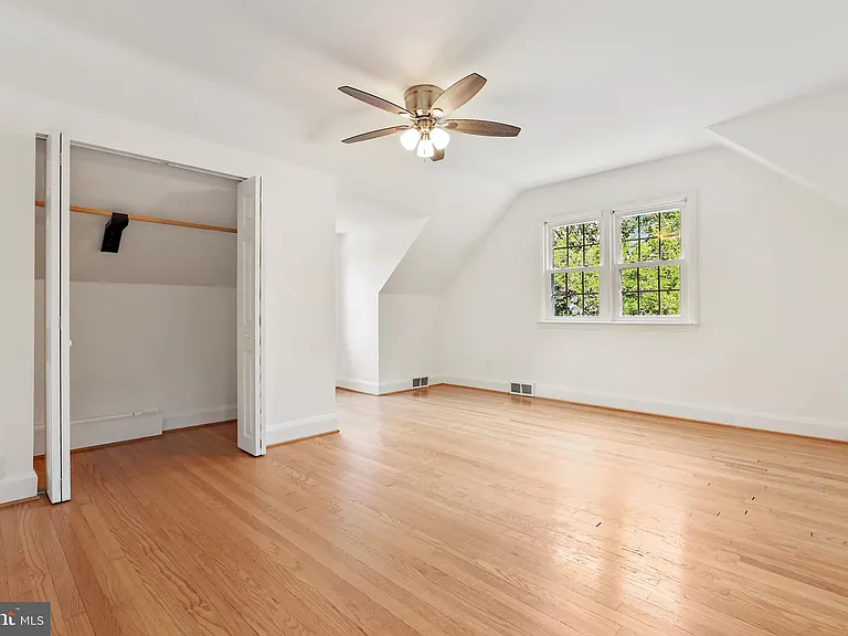 9223 Old Court Rd — Photo 41