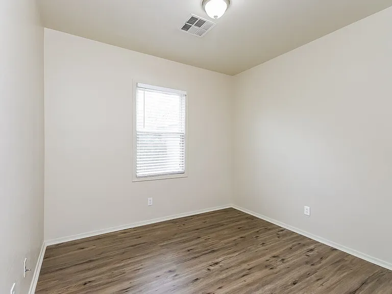 5710 S 21st Pl — Photo 14