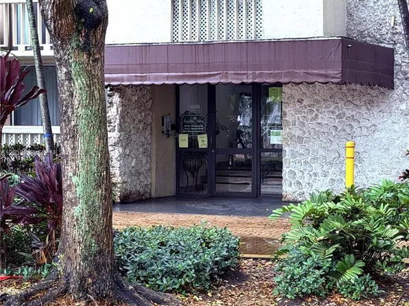 1800 Sans Souci Blvd APT 336, North Miami, FL 33181