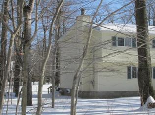 3206 Glouster Rd, Tobyhanna, PA 18466