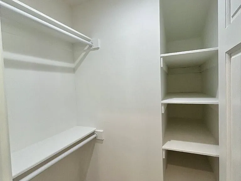 265 Flynn Dr — Photo 4