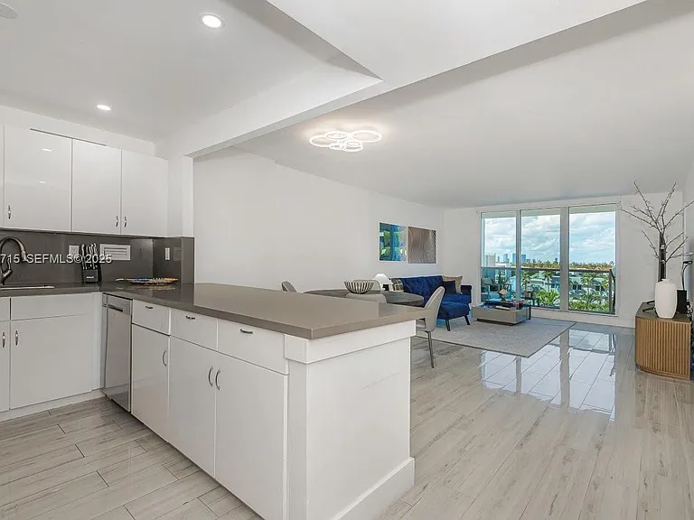 2301 Collins Ave #534 — Photo 14