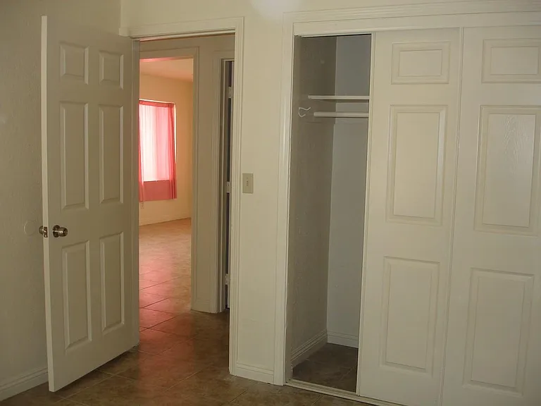 5857 Lynn St — Photo 11