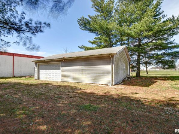 1714 & 1712 W Spresser St, Taylorville, IL 62568