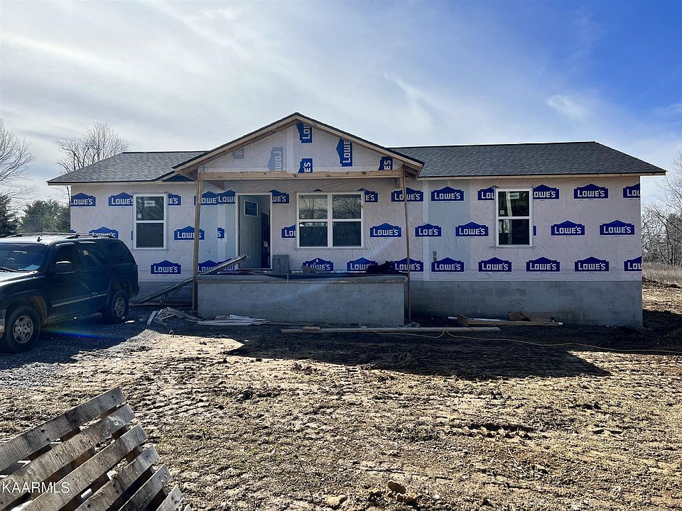 2nd image of 200 Thompson Ln