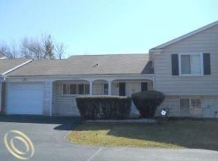 18501 W 9 Mile Rd, Southfield, MI 48075