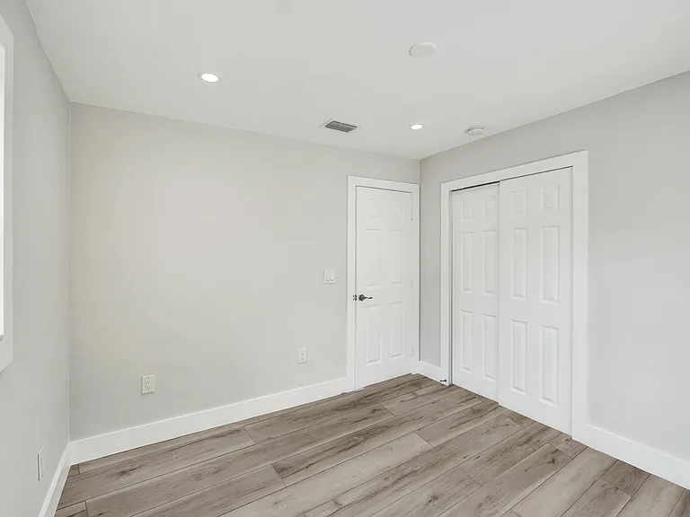 5601 SW 36th Ct — Photo 21