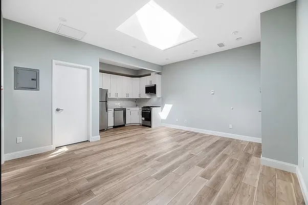 Rented by REAL New York | media 27