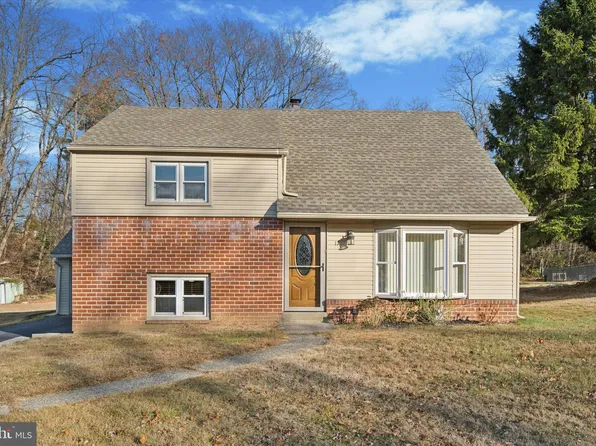 17 Pearson Dr, Springfield, PA 19064