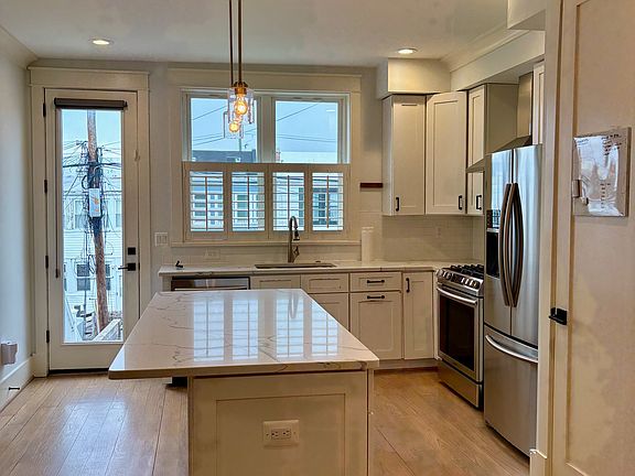 3rd image of 431 Delafield Pl NW