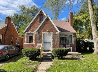 8291 Whitcomb St, Detroit, MI 48228