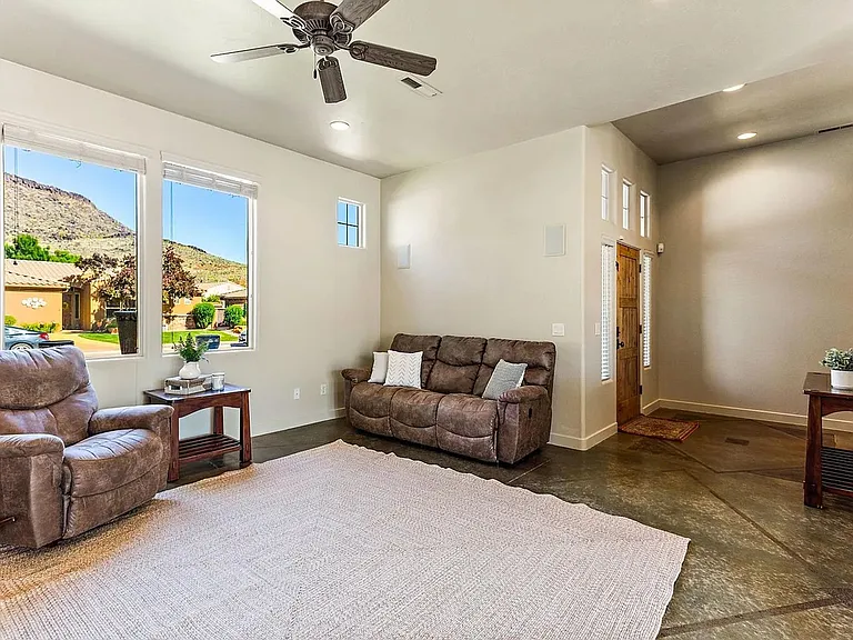 538 S 1360 W — Photo 8