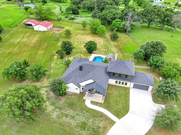 10373 Bobbie Ln, Pilot Point, TX 76258
