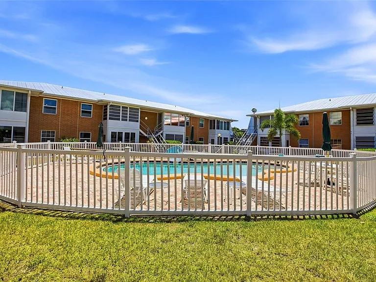 22333 Edgewater Dr #C2 — Photo 39