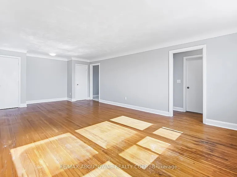 1047 Churchill Ave E #5 — Photo 15