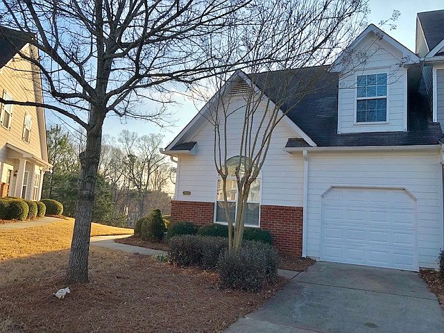 1st image of 2400 Suwanee Pointe Dr