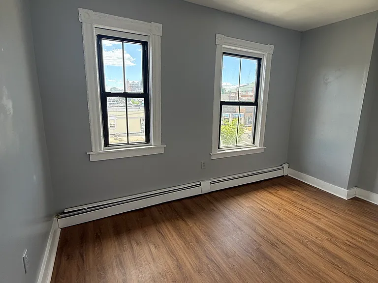637 Park St #2S — Photo 4