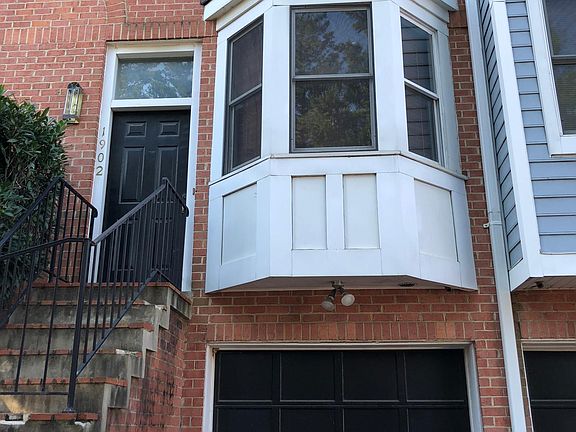 2nd image of 1902 N Veitch St