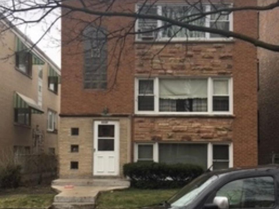 1st image of 5537 N Artesian Ave Unit 3