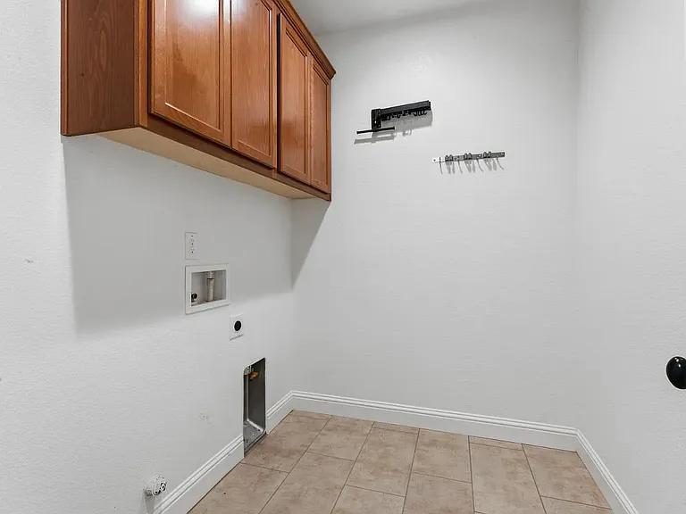 355 Marigold Dr — Photo 9