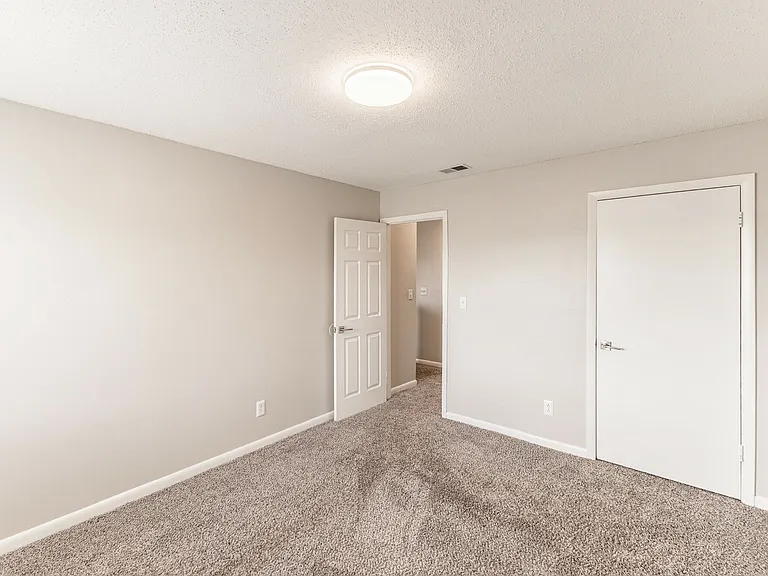 Dover Glen Apartments — Photo 15