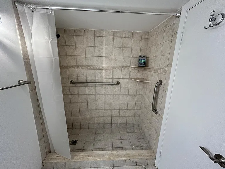 3115 Oakland Shores Dr #E103 — Photo 11