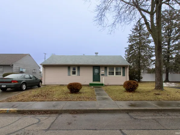 447 Elm St, Winchester, IN 47394