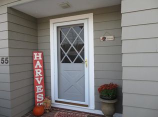 55 Elm St, Salisbury, MA 01952