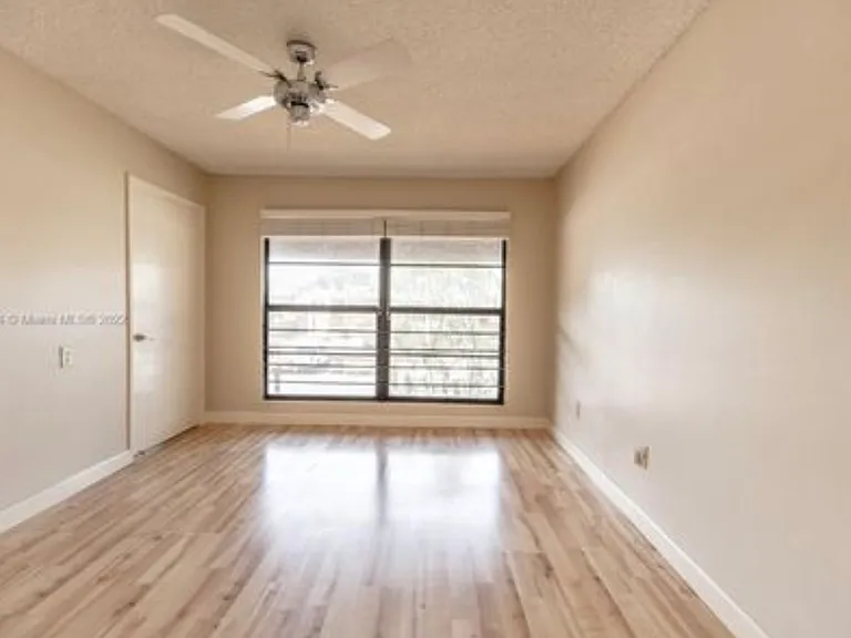 SW 116th Ct — Photo 10