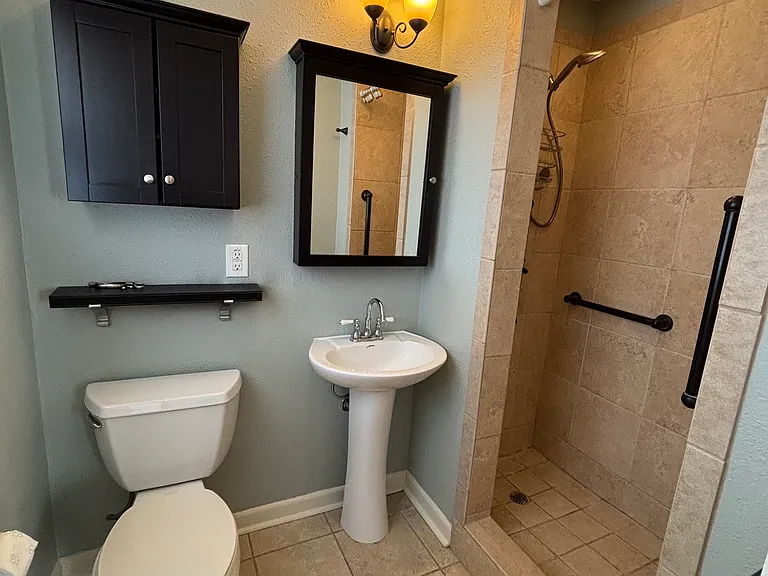 7706 Mertz Dr — Photo 3