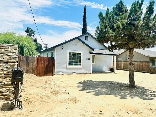 1st image of 2820 Carol Ln