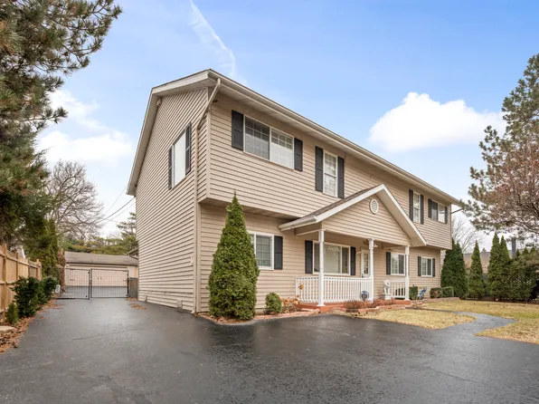 2819 Sun Valley Dr, Cary, IL 60013