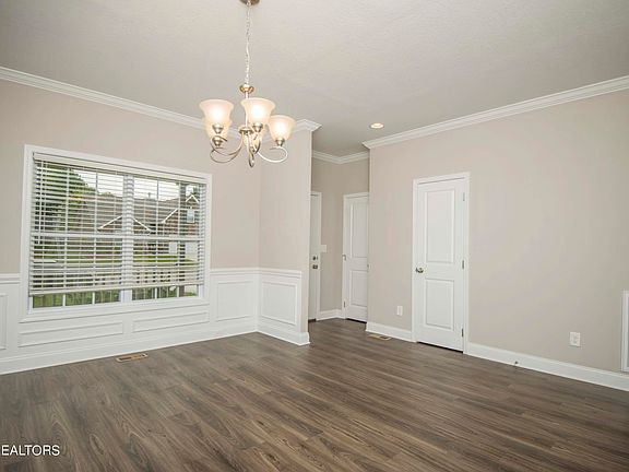 5th image of 2945 Dominion Dr
