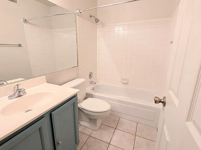 2325 E Lakecrest Dr — Photo 18