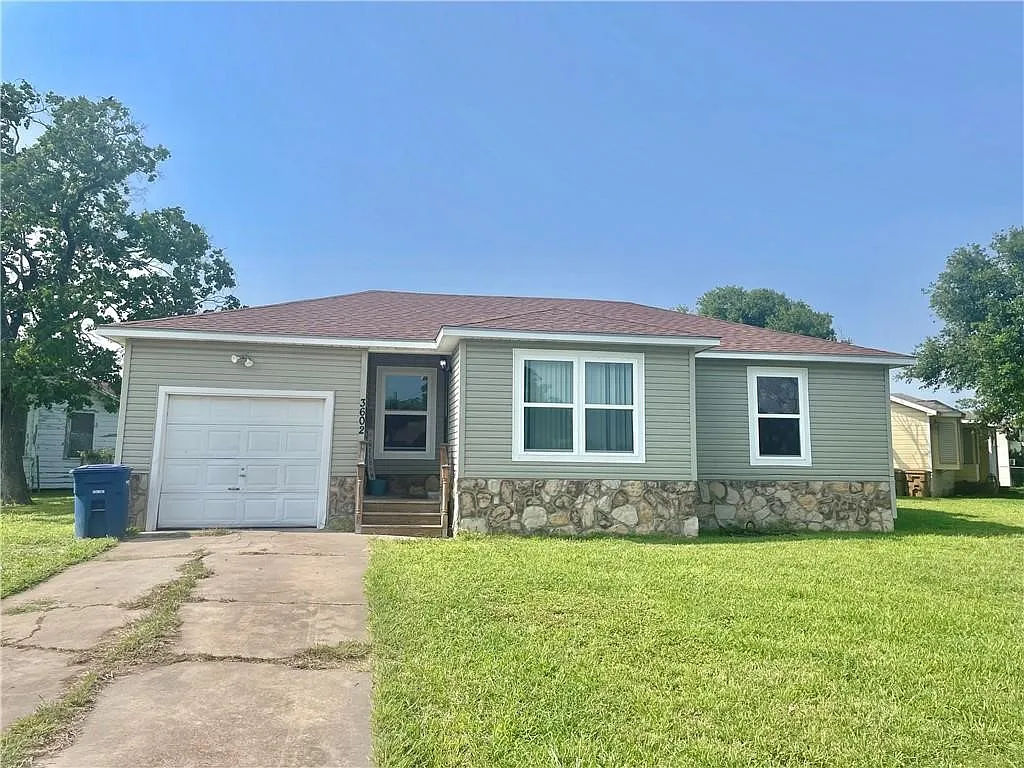 Building Photo - 3602 Mimosa Dr