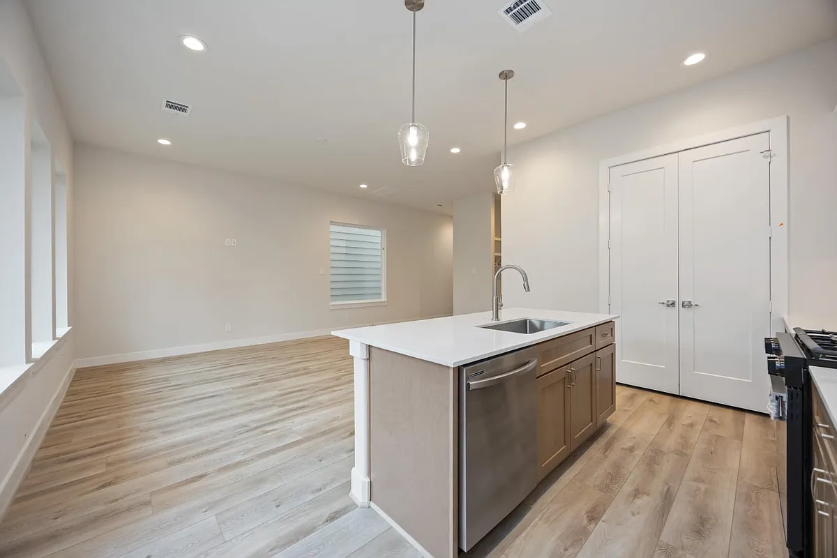 Unit Photo - 6108 De Campo St
