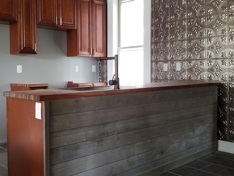 1st image of 1558 E Long St