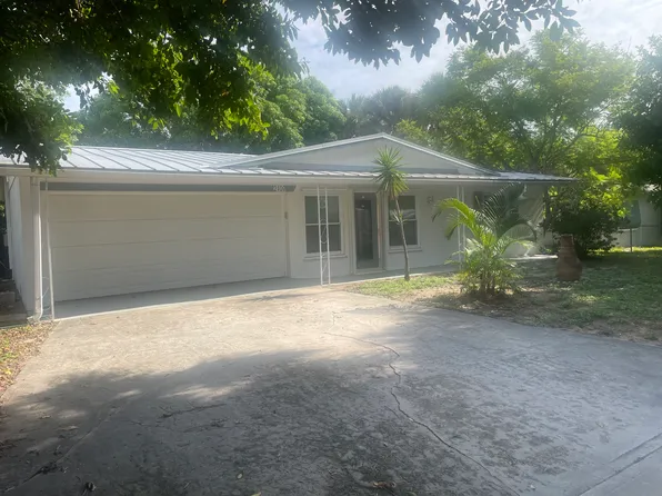 2109 NE Flamingo Ter, Jensen Beach, FL 34957