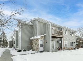 4522 Cinnamon Ridge Trl #B, Eagan, MN 55122