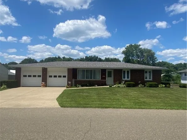 1877 Wandle Dr, Coshocton, OH 43812