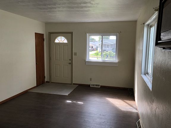 2nd image of 1214 Pyle Ave