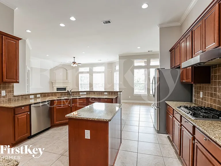 1934 Graystone Hills Dr — Photo 5