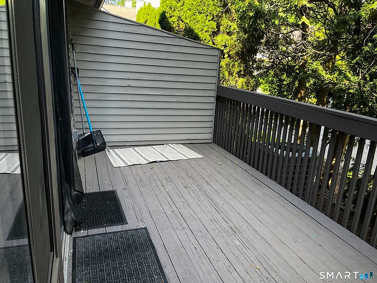 2289 Bedford St #D13 — Photo 19