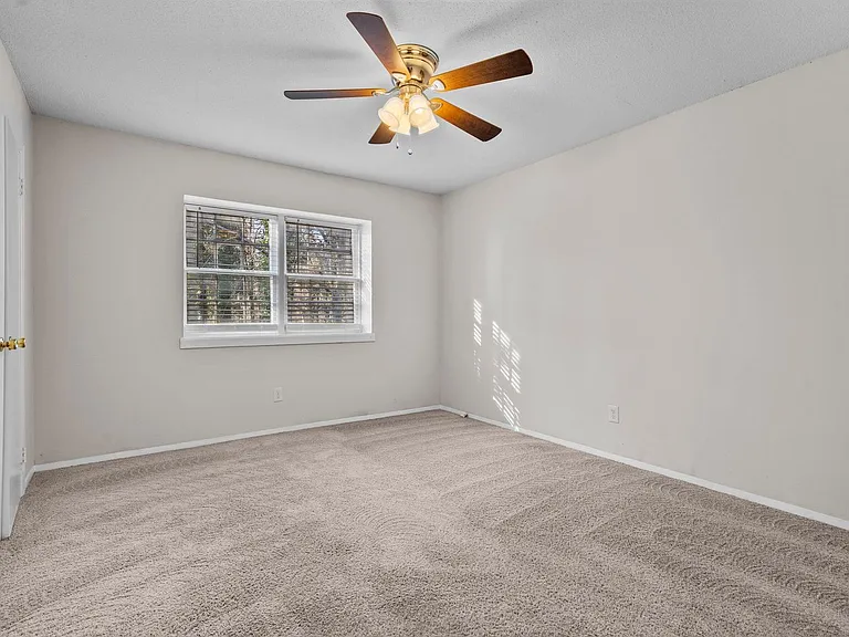 300 E McPherson Dr — Photo 14