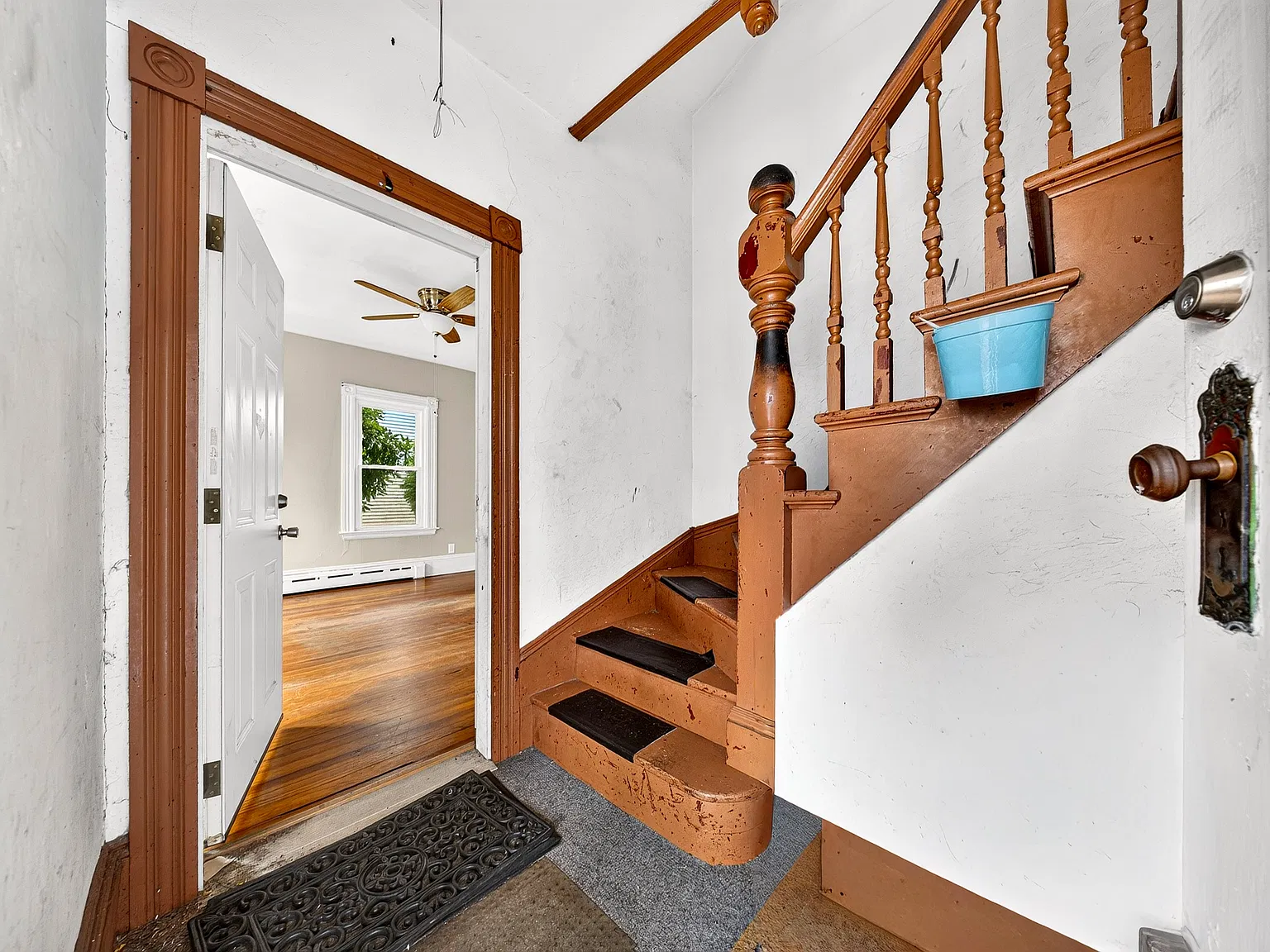 3 bed, 1000 sqft, $1,950 — Photo 2