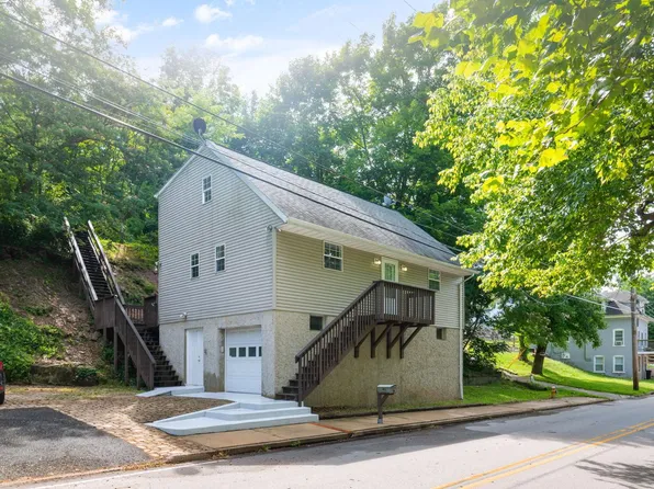 732 Manatawny St, Pottstown, PA 19464