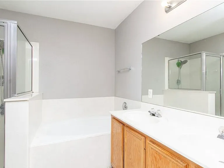 4106 Ambrose Dr — Photo 5