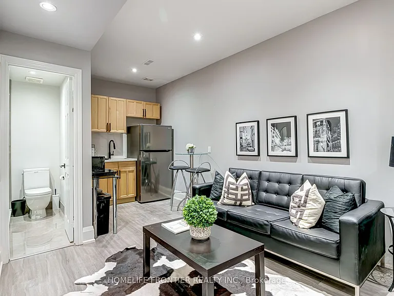 6 Dalmeny Rd #LOWER — Photo 16