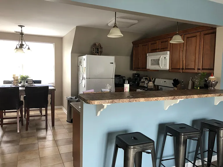 1402 Perrineville Rd — Photo 2