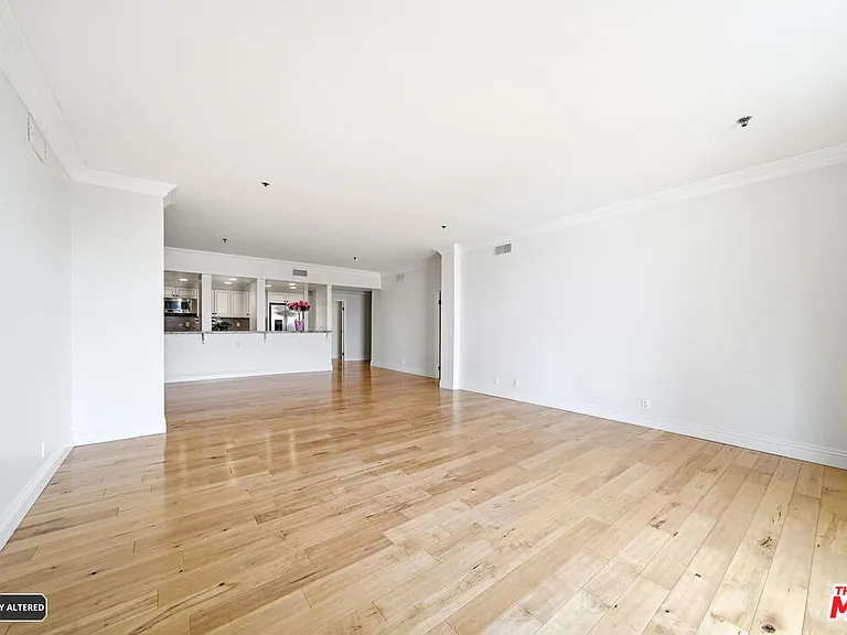 10660 Wilshire Blvd #805 — Photo 41